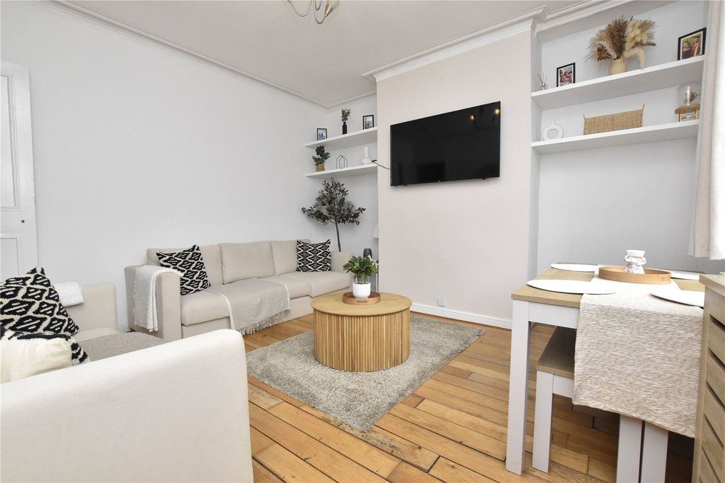 Property photo 2 of 12 Picture No. 03