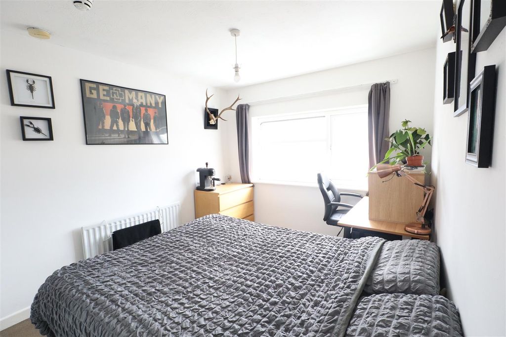 Property photo 3 of 6