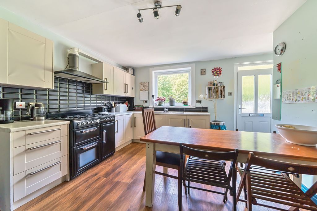 Property photo 3 of 18 1304546-12-684800Bbe73Ac