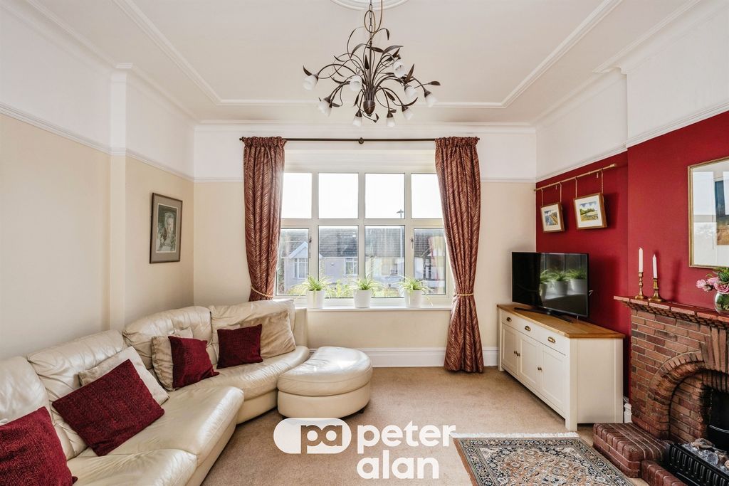Property photo 3 of 31