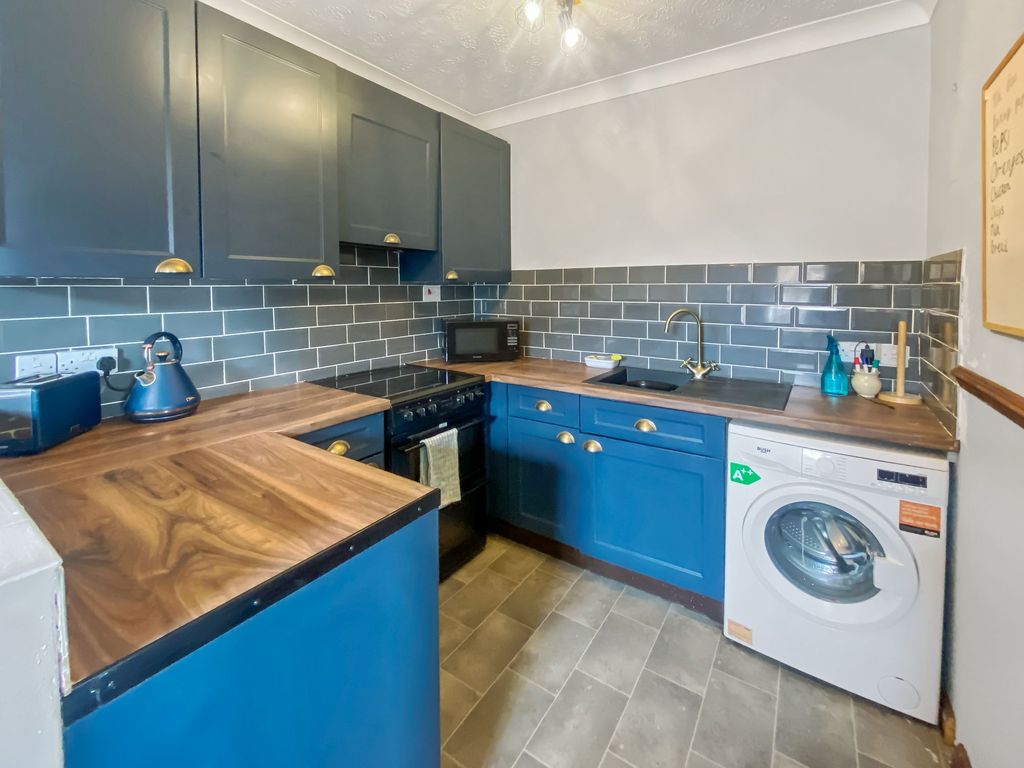 Property photo 1 of 27 Kitchen