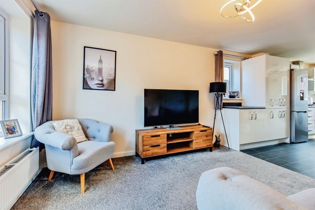 Property photo 2 of 13