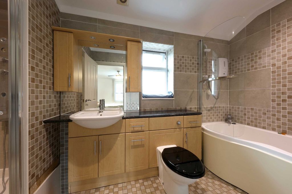 Additional image 15 of 6 bed detached house for saleSeeleys Close, Beaconsfield, Buckinghamshire HP9