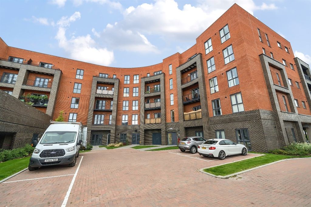 Property photo 1 of 7 (Main)