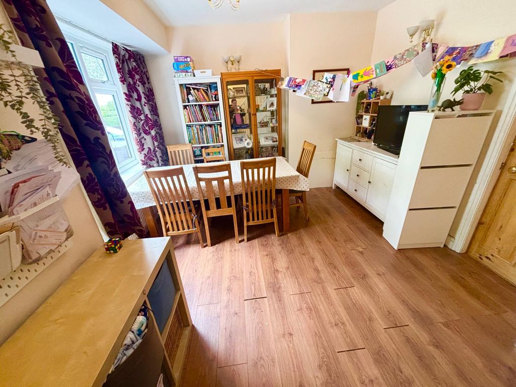 Property photo 3 of 24