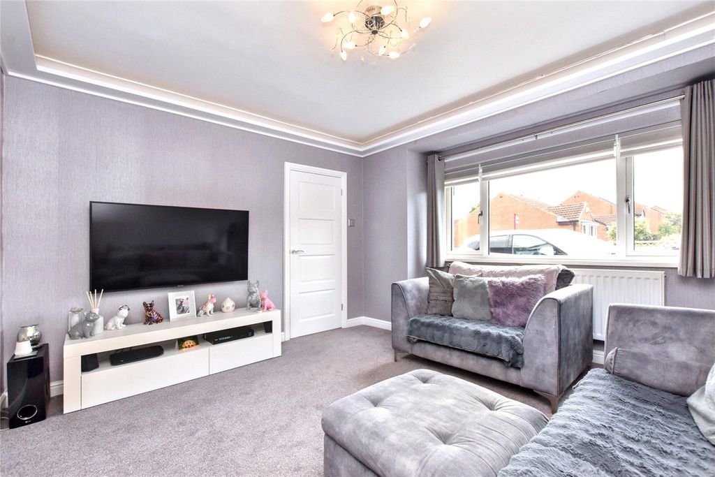 Property photo 3 of 42 Picture No. 11
