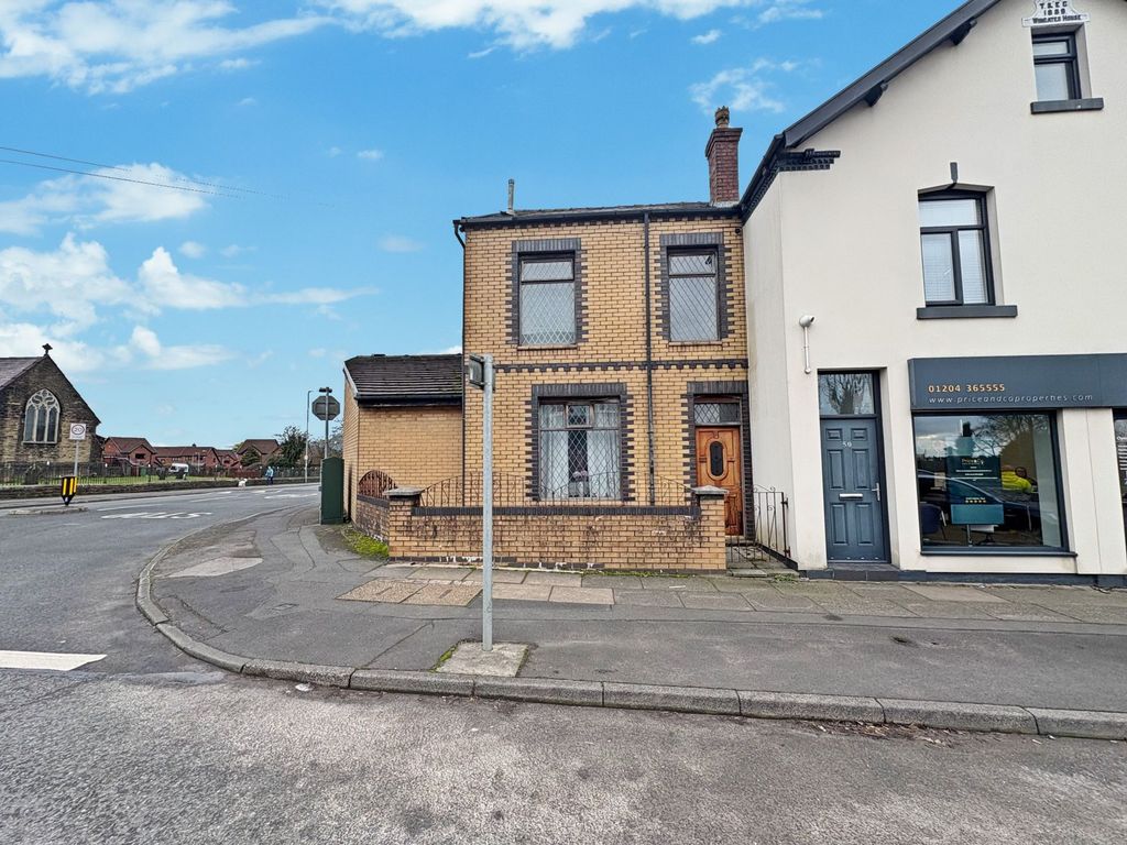 Property photo 1 of 12 External