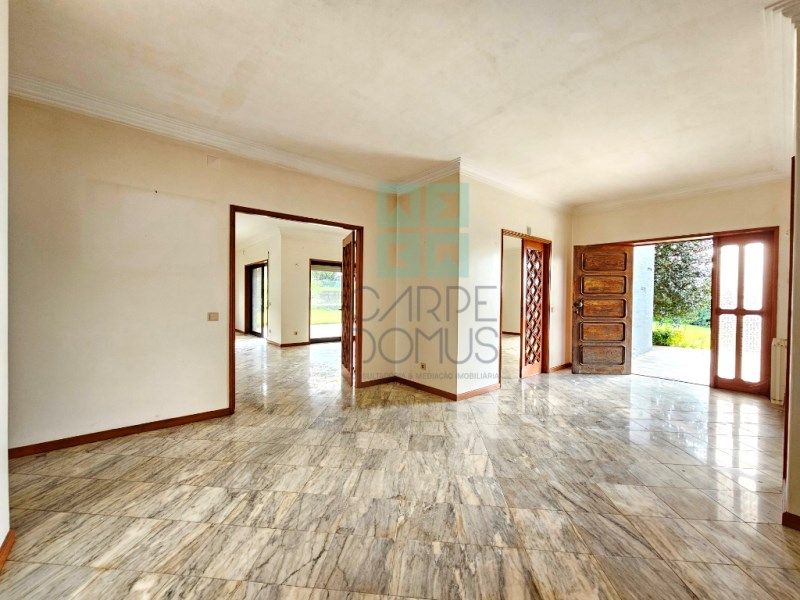 Property photo 3 of 64