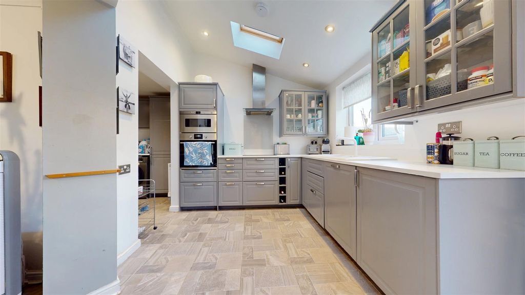 Property photo 1 of 15 12222025_190430.Jpg