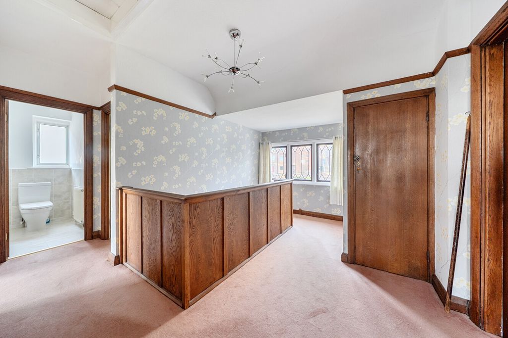 Property photo 2 of 18 1392770-10-693Adc...