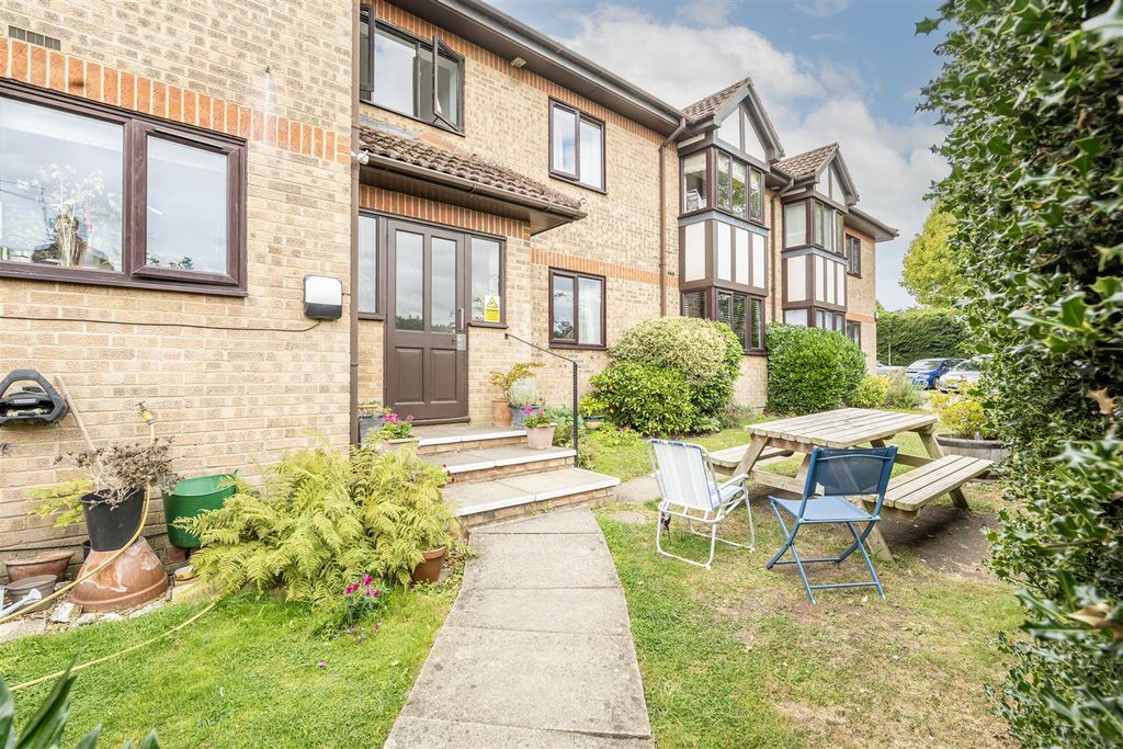 Property photo 1 of 10 4-Robin-Court-08.Jpg