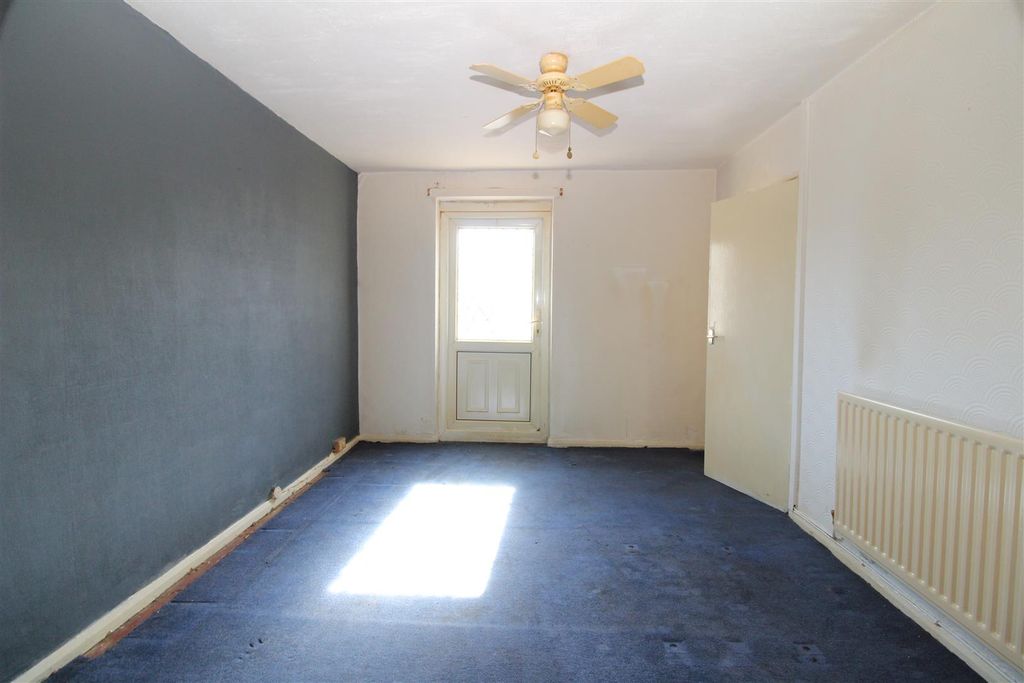 Property photo 3 of 14 Dining Room