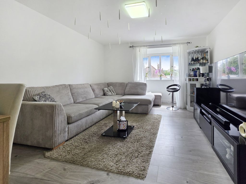 Property photo 2 of 17 Gallery
