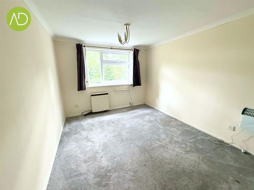 Property photo 3 of 6 8.Jpg