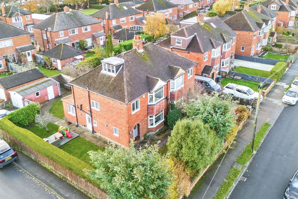 Property photo 1 of 24