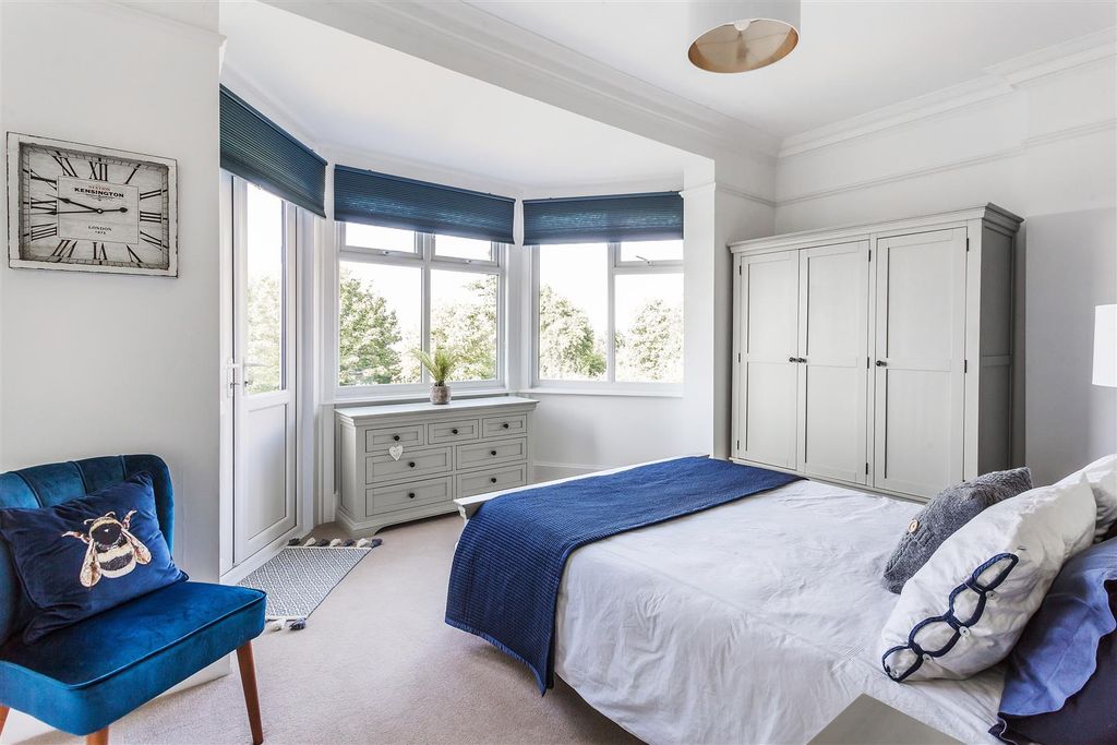 Additional image 26 of 3 bed flat to rent23 Warwicks Bench, Guildford, Surrey GU1