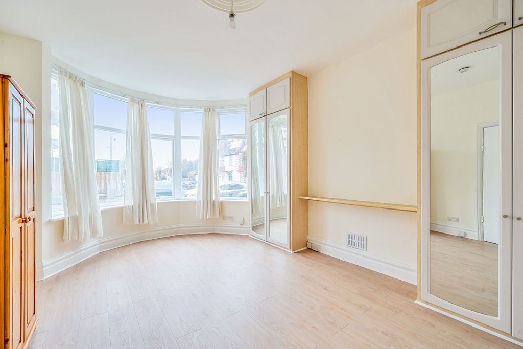 Property photo 3 of 30 1385250-11-69316B...