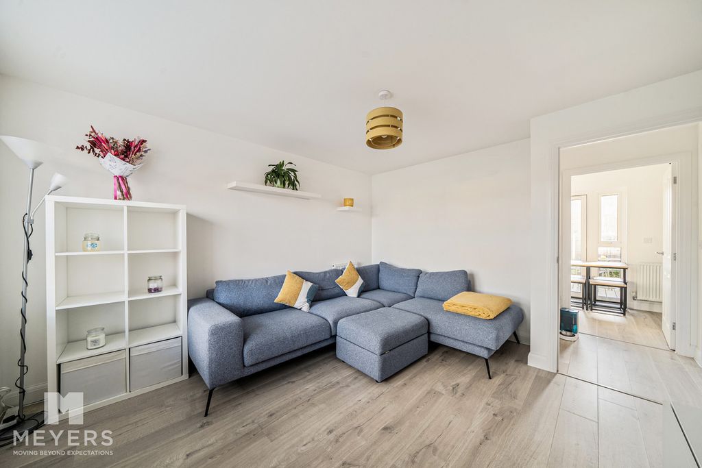 Property photo 3 of 16