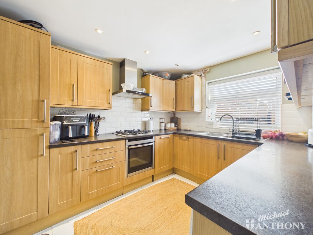 Property photo 2 of 13 Cam02773G0-Pr0469-Still017