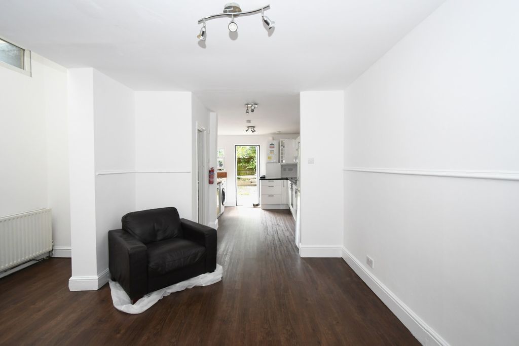 Property photo 3 of 10 3449024