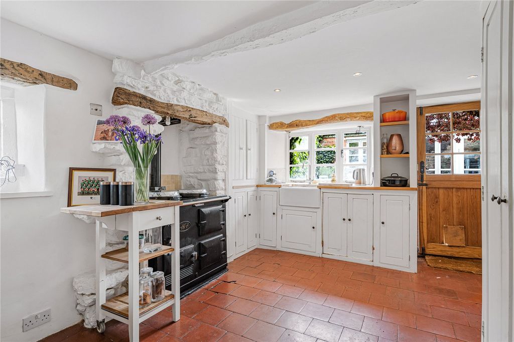 Property photo 2 of 14 Kitchen