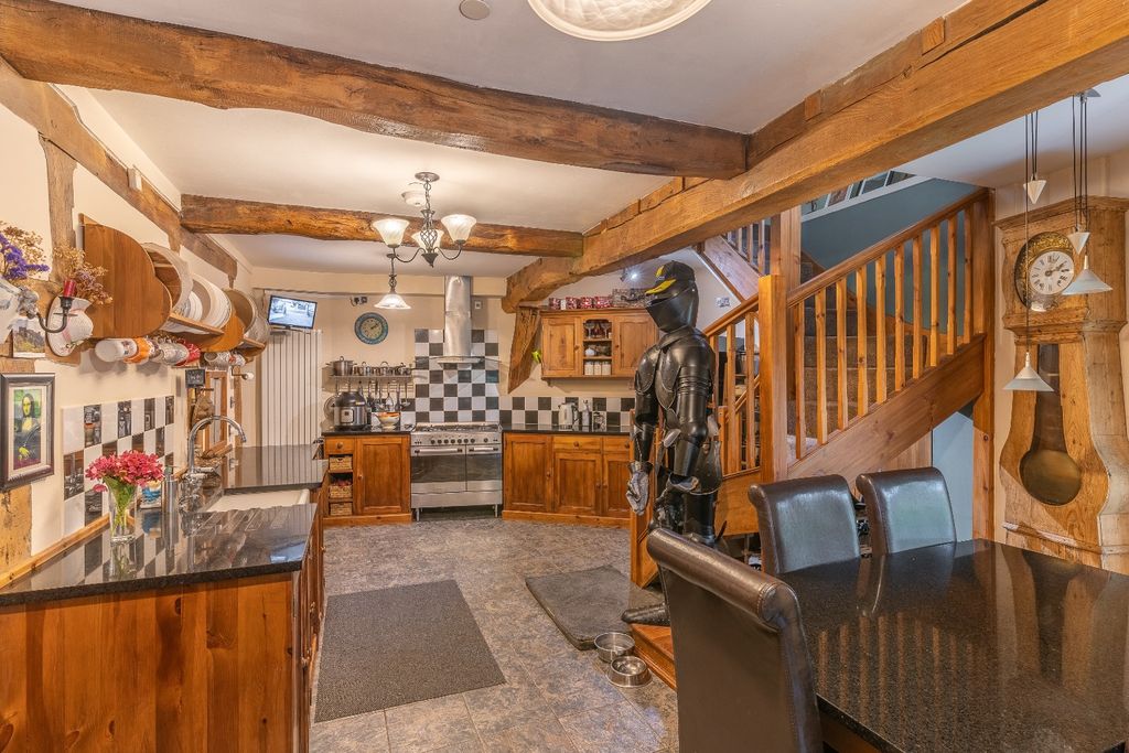 Property photo 3 of 27 3100017