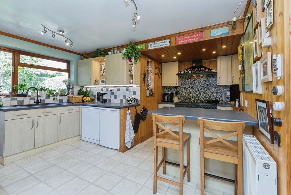 Property photo 2 of 17 Photo