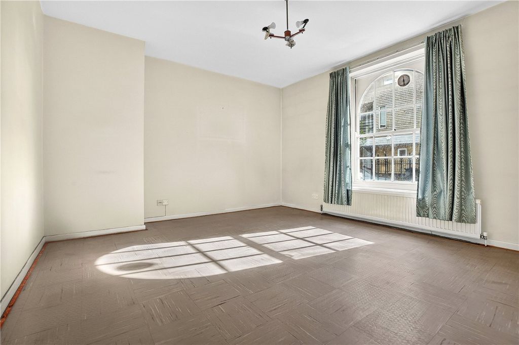 Property photo 2 of 10 Picture No. 01