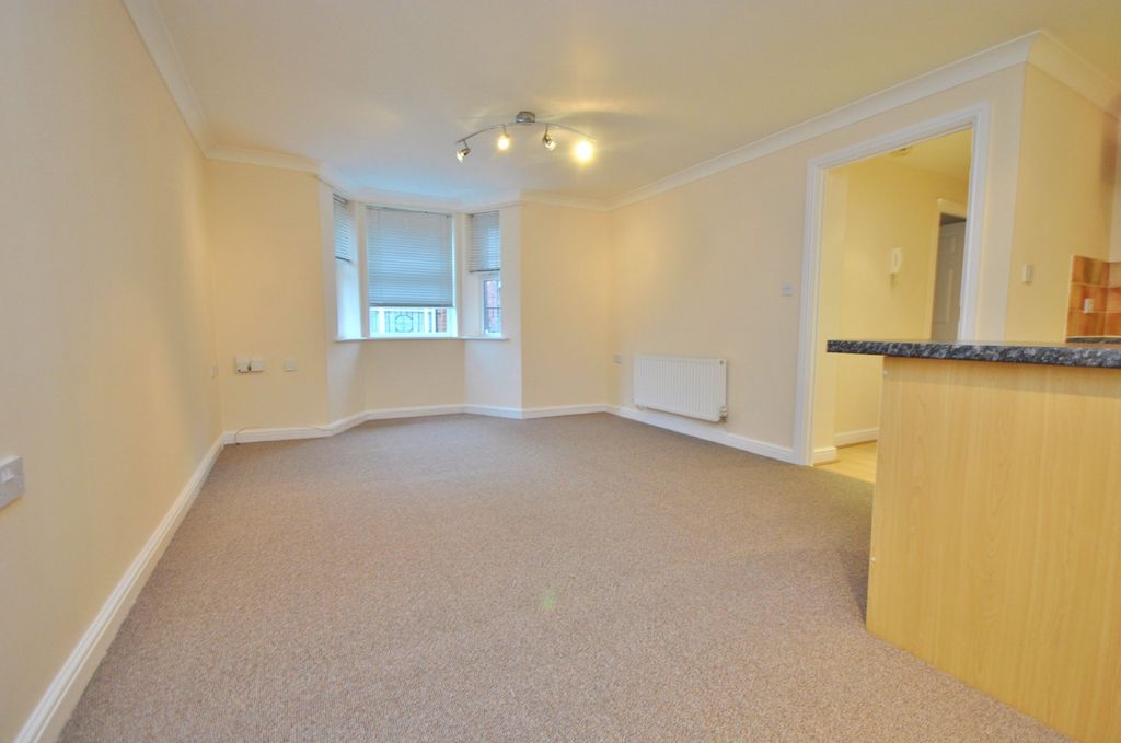 Property photo 3 of 8 Photo 03