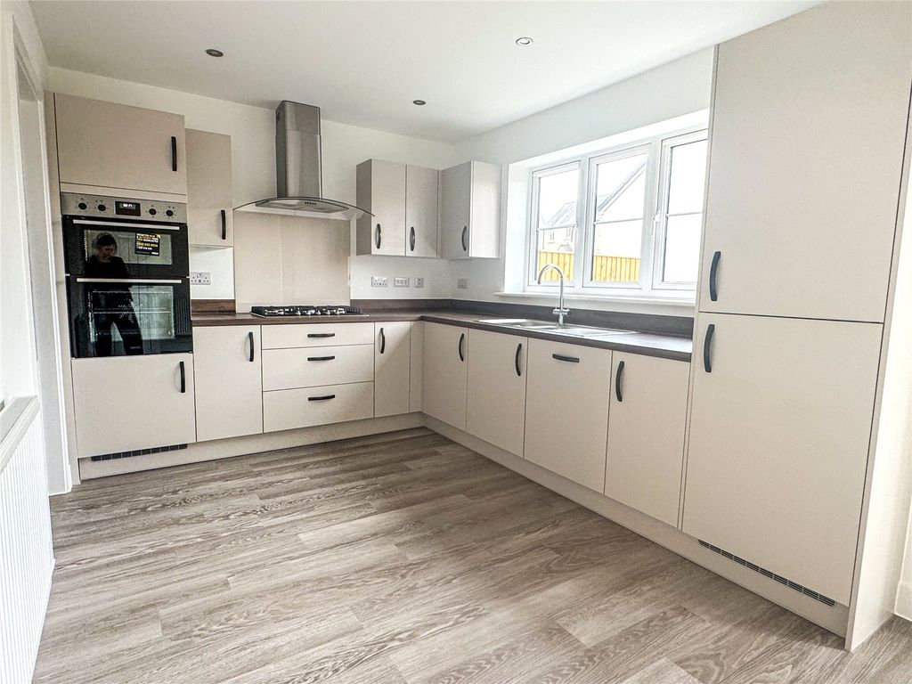 Property photo 3 of 6 Actual Kitchen