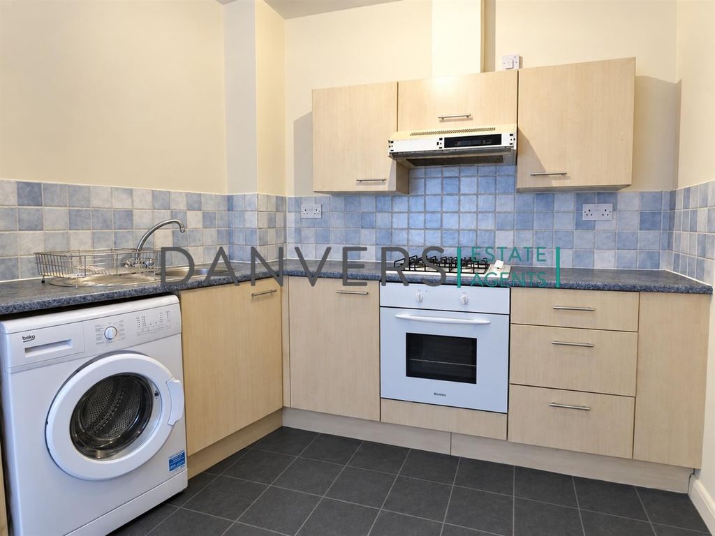 Property photo 1 of 4 Kitchen.Jpg