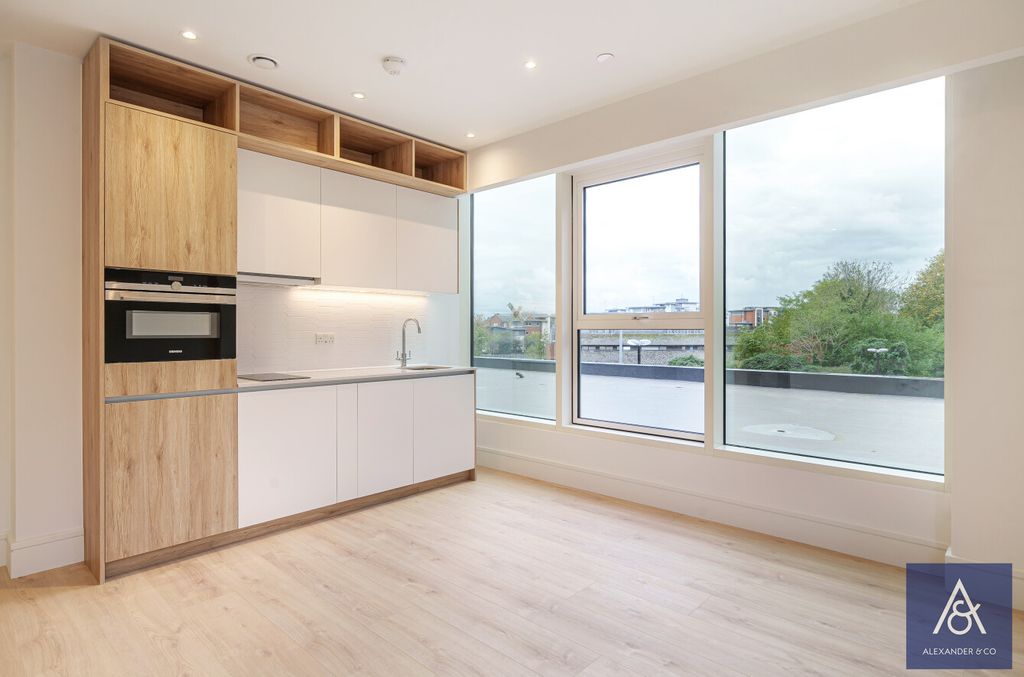 Property photo 1 of 7 5A218A9F-143A-40Fc-9
