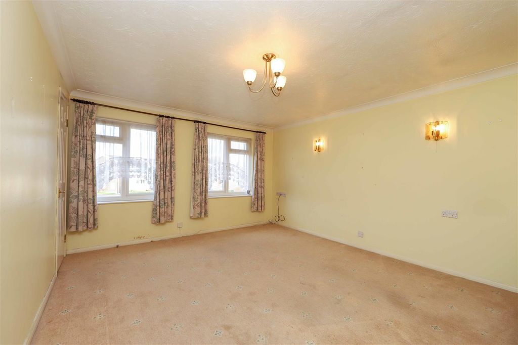 Property photo 3 of 8 Living Room