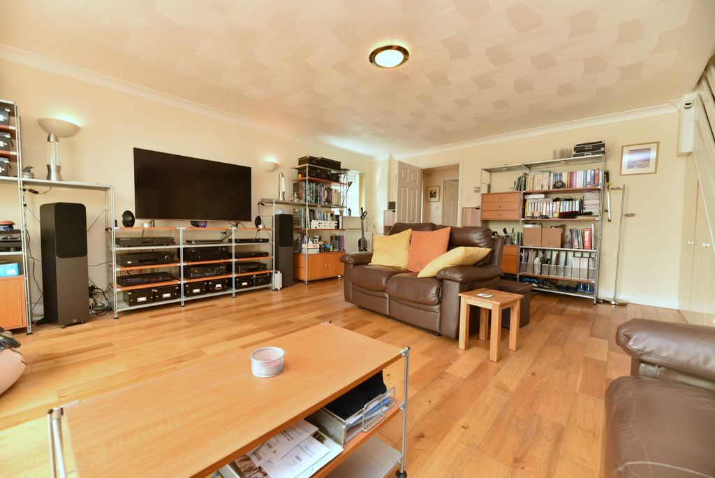 Property photo 3 of 20