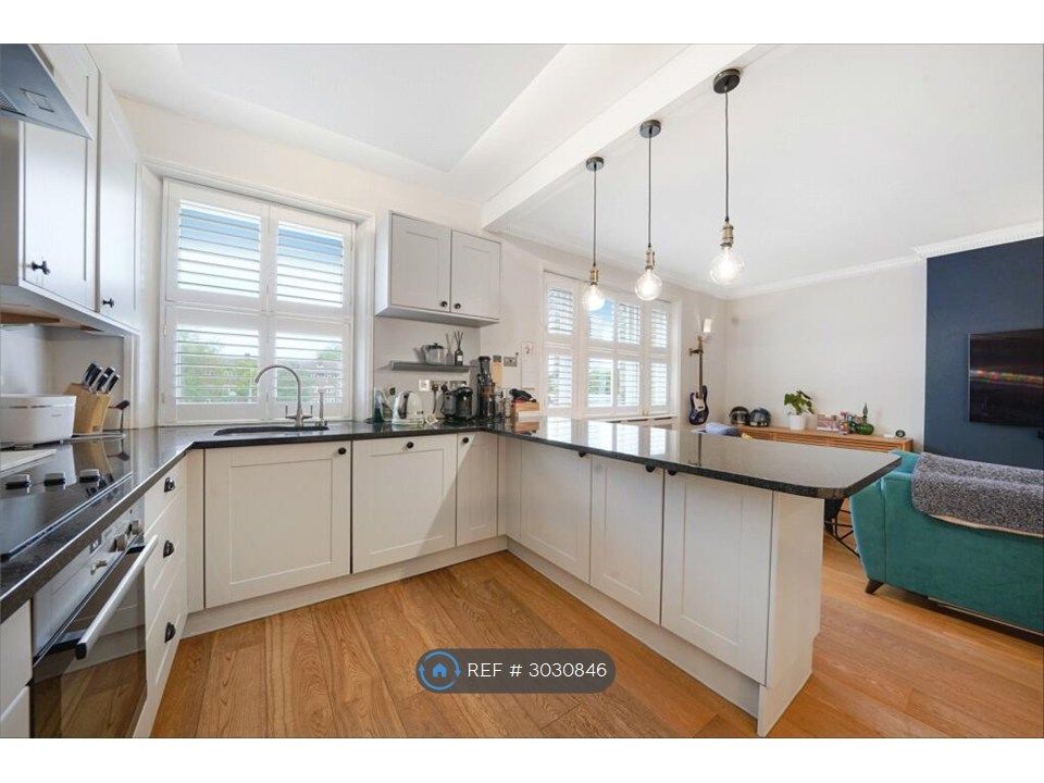 Property photo 3 of 21 Kitchen And Breakfast Bar