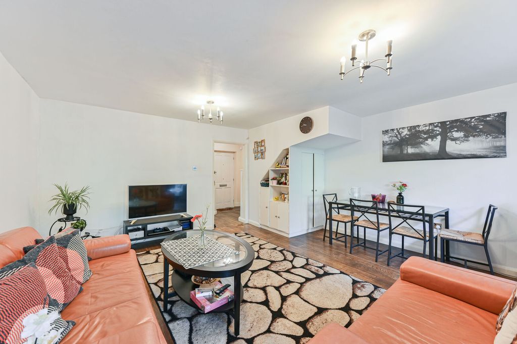Property photo 2 of 12