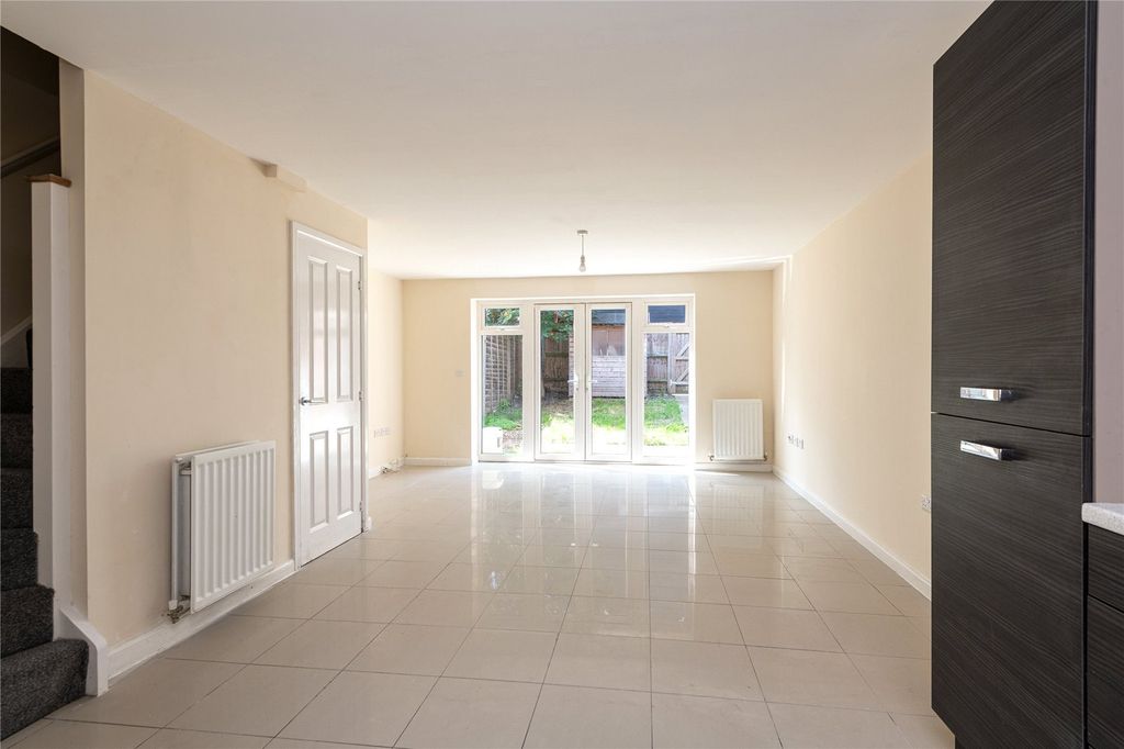 Property photo 2 of 12 Picture No. 10