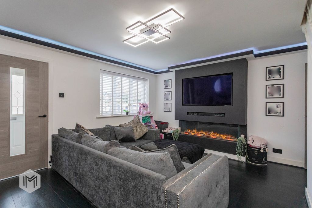 Property photo 2 of 31 Photograph