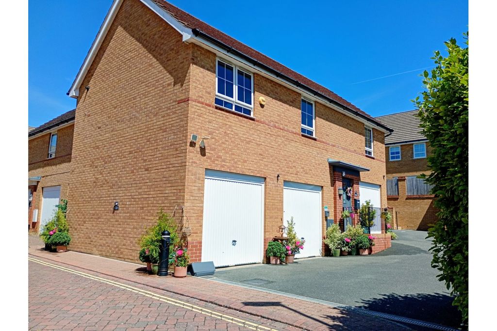 Property photo 1 of 29 Coach House