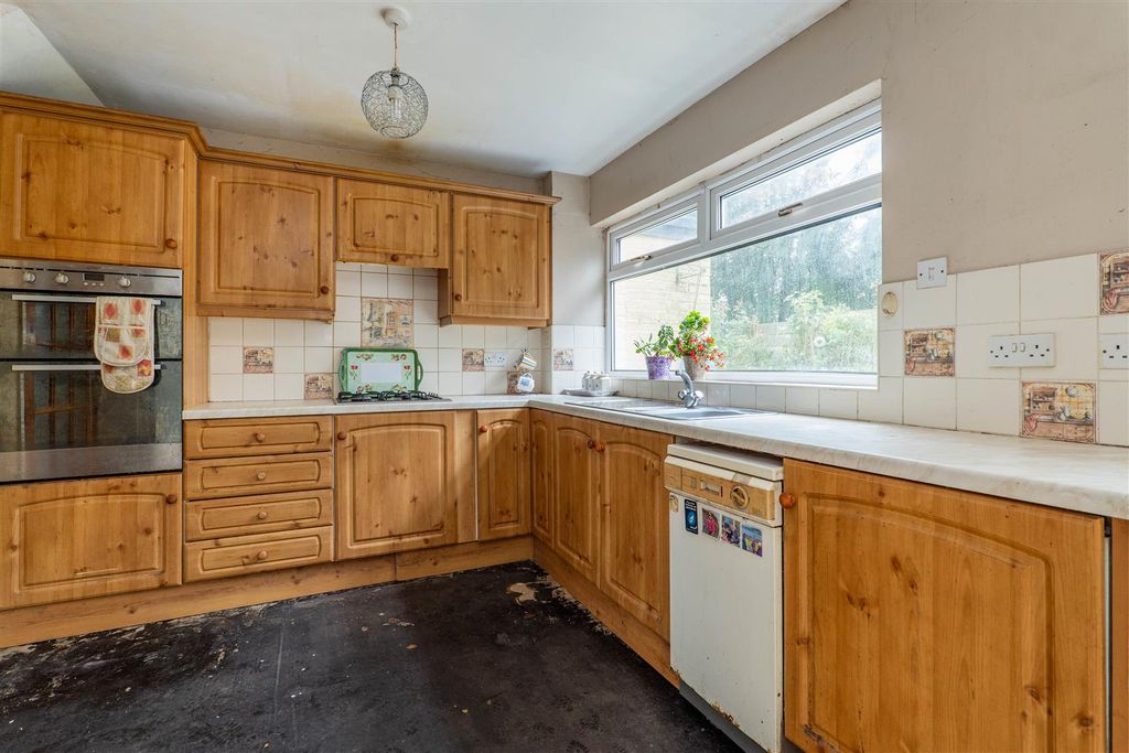 Property photo 3 of 22 Lounge/Diner