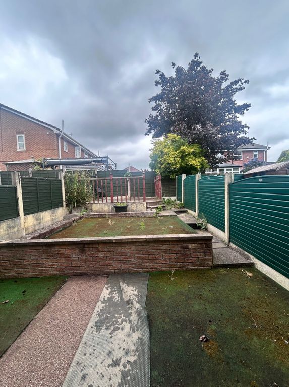 Property photo 2 of 33