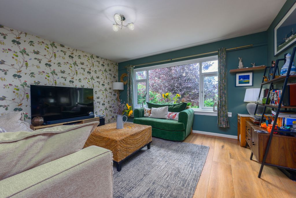 Property photo 2 of 34