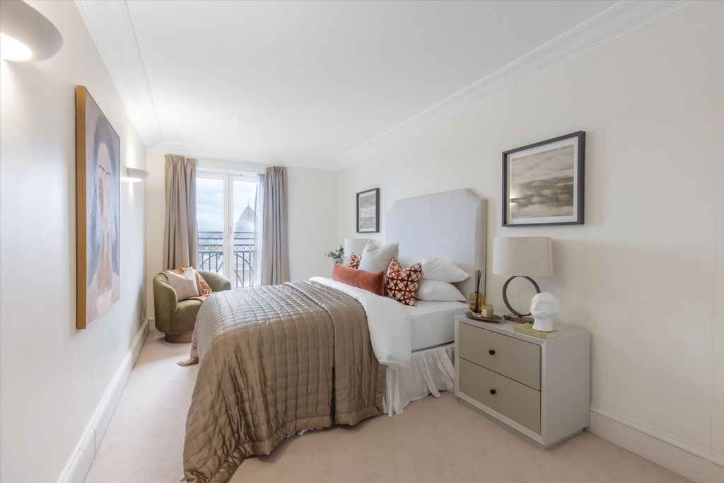 Property photo 3 of 14 Image