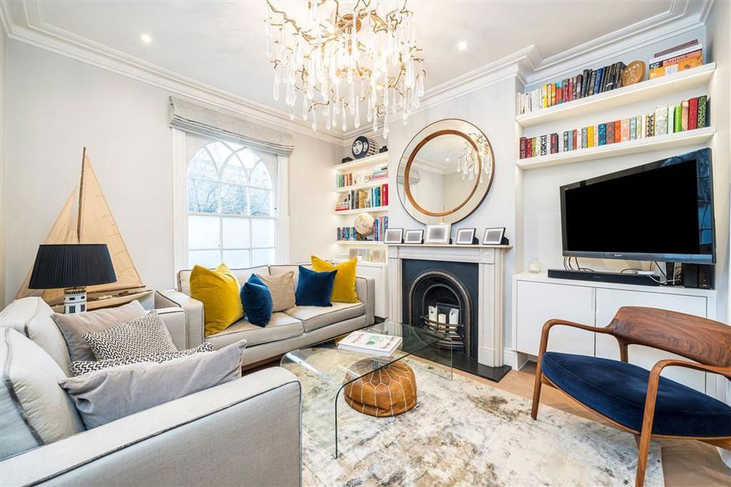 Property photo 2 of 13