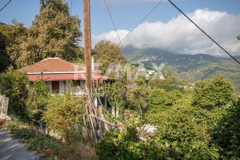 Property photo 2 of 25