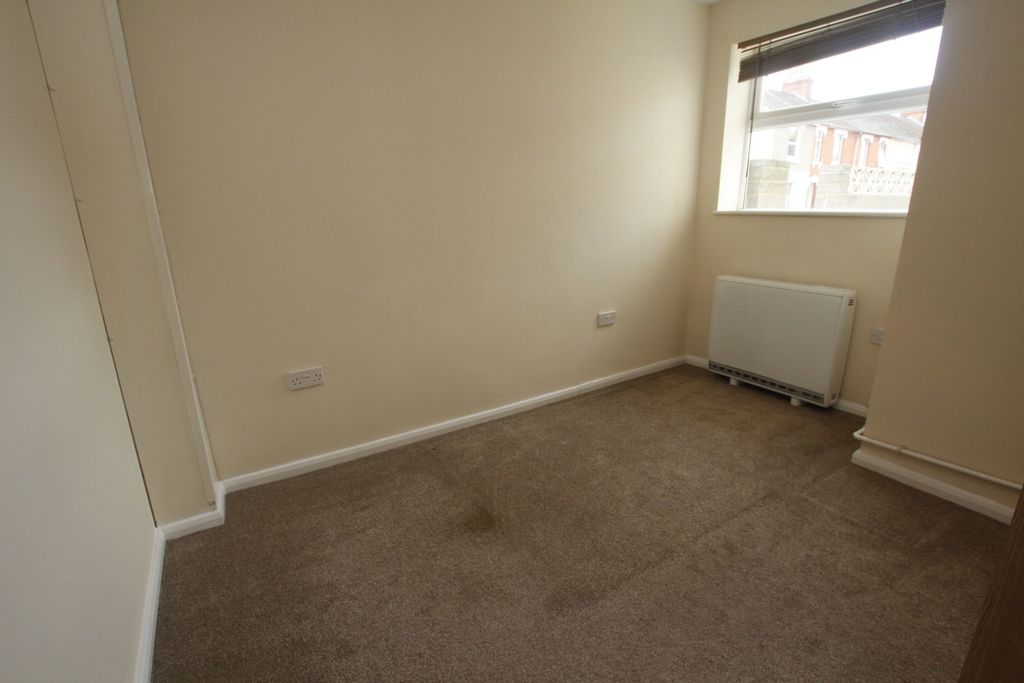 Property photo 3 of 5 Bedroom.Jpg