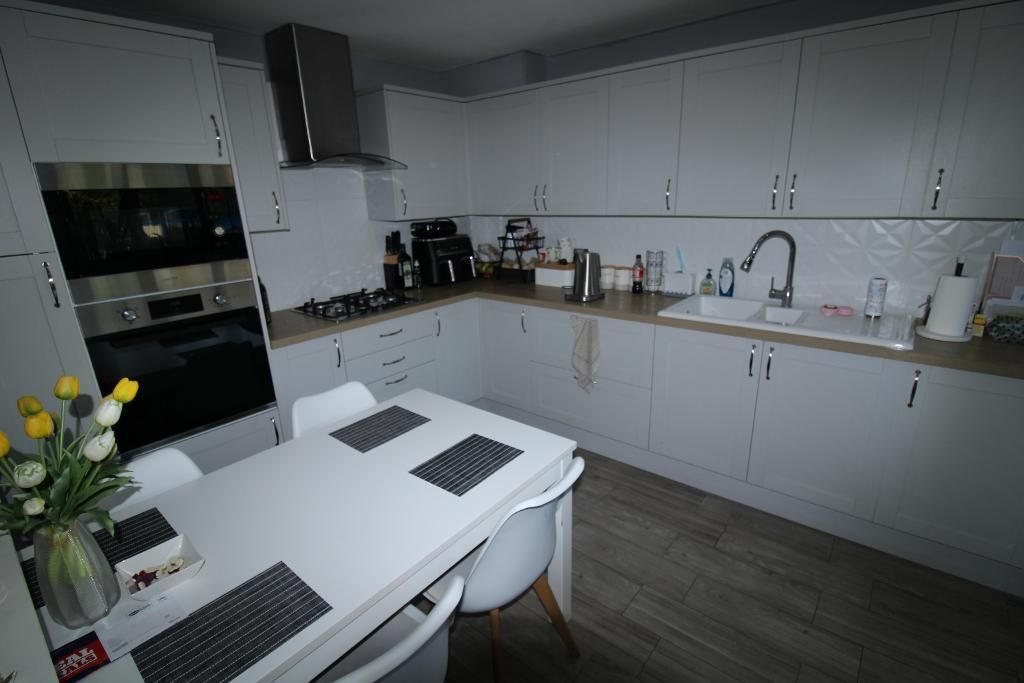 Property photo 3 of 13 Kitchen