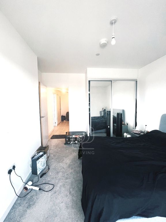 Property photo 1 of 6 Forastero House, 24 Farine Avenue, Hayes, Ub3