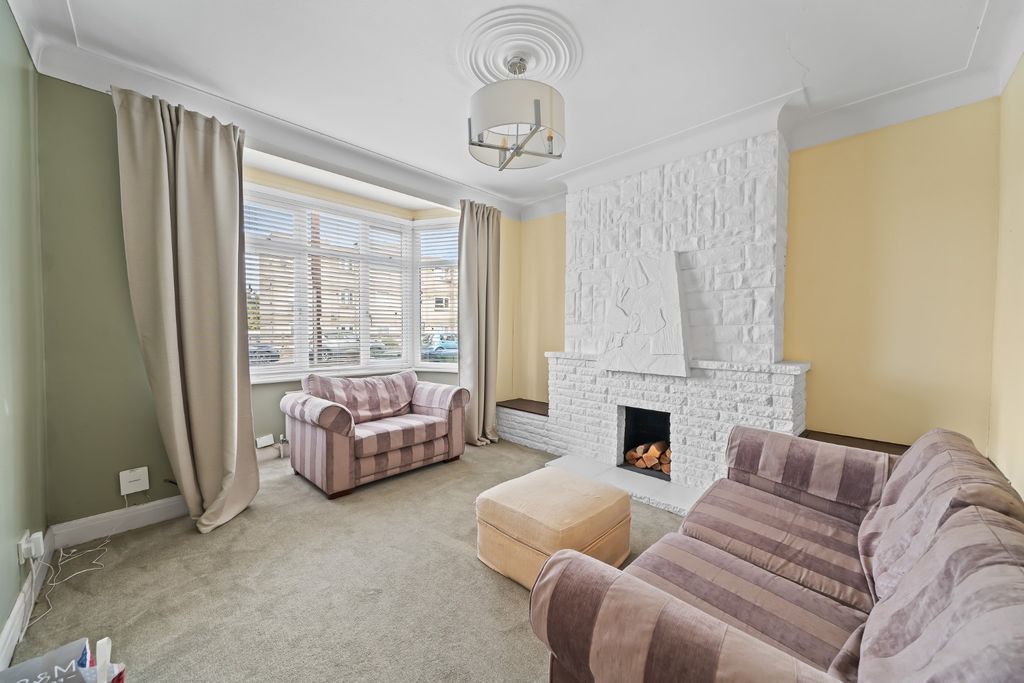 Property photo 2 of 13 4505712