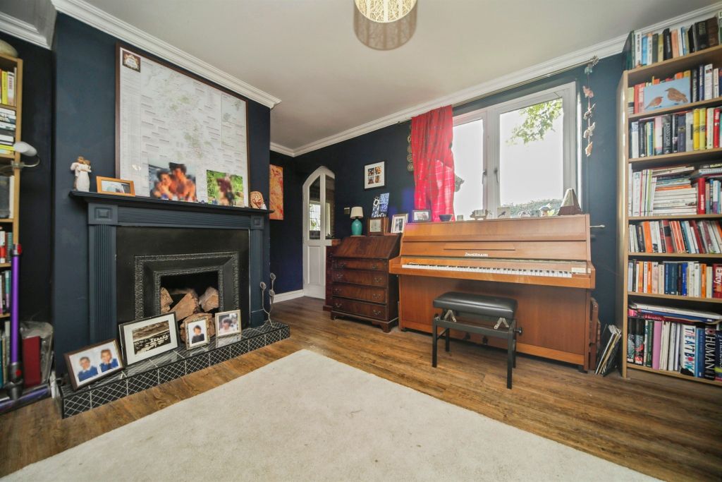 Property photo 3 of 17